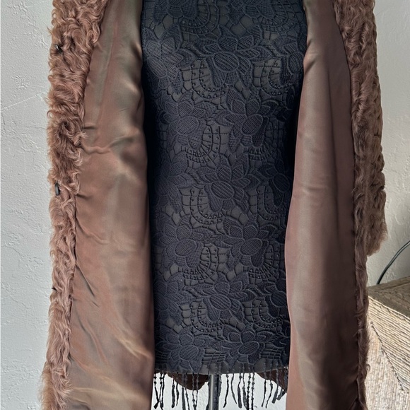 Woman vintage Astrakhan Persian  curly Lamb real fur coat size L. Like new. - Picture 4 of 6